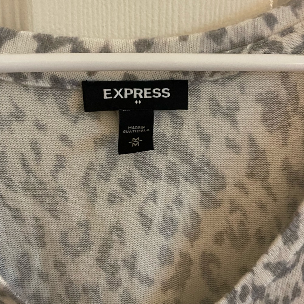 Express Leopard Tee - Picture 4 of 4